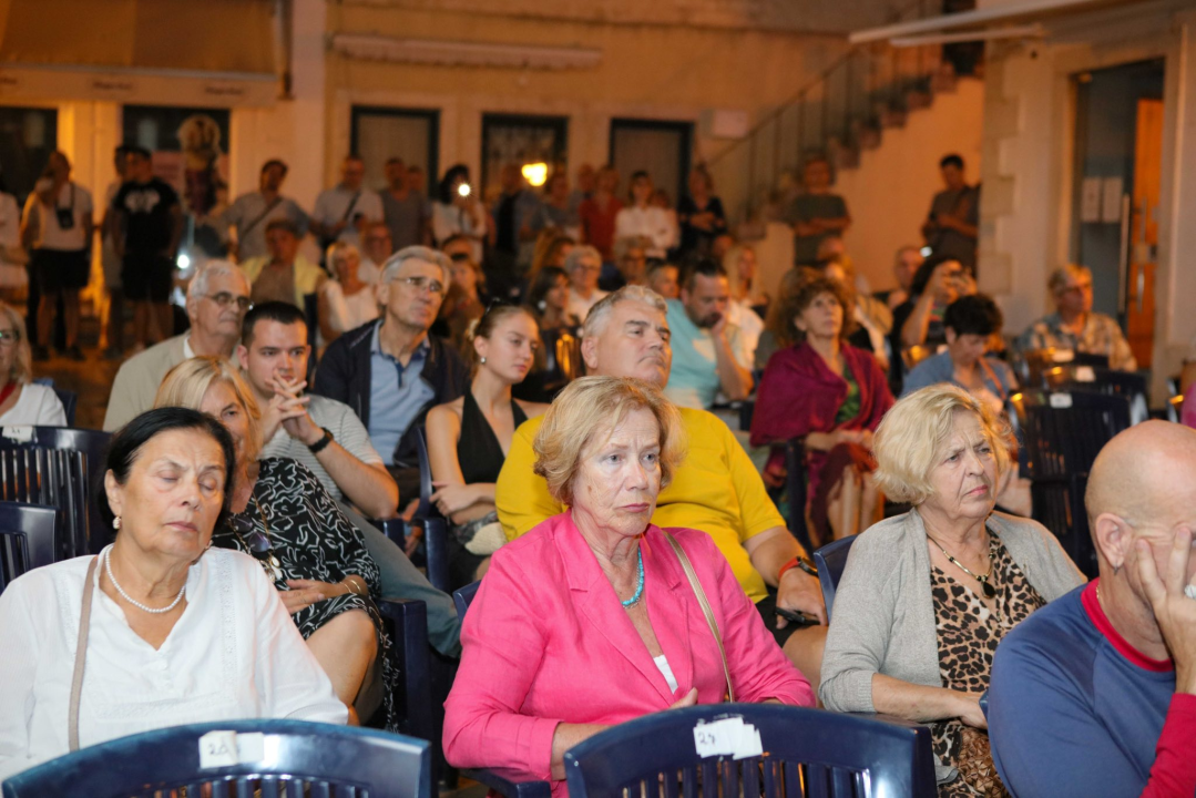 Olja Runjić, književnica, pjesnikinja, dramatičarka i scenaristica koju je rodni Šibenik odredio