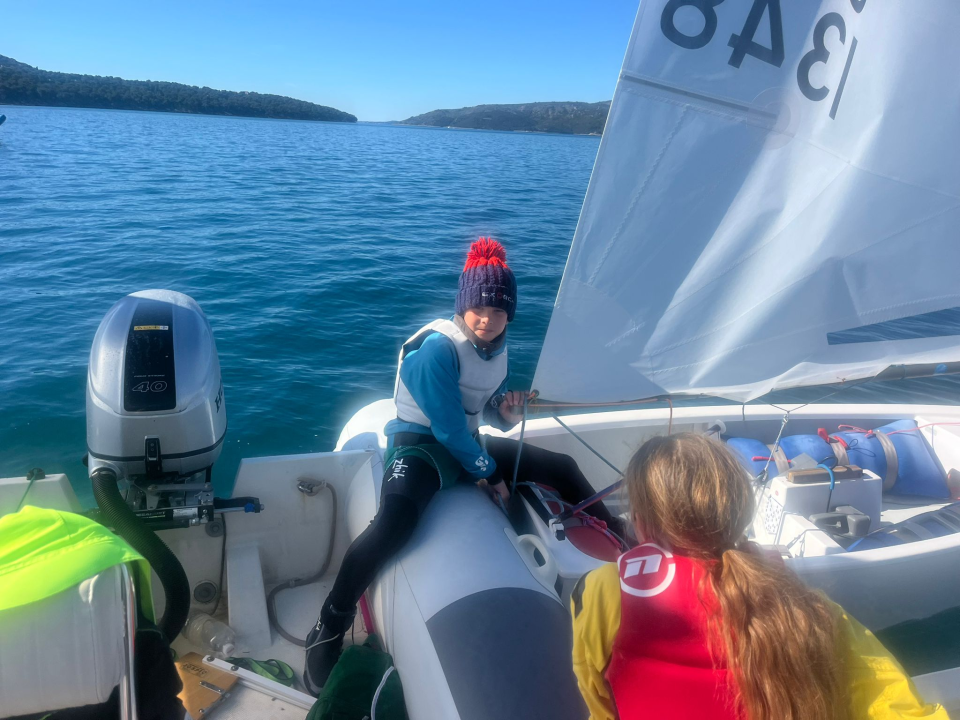 FOTO Jedriličari Šibenika uspješni u Trogiru: Blinja srebrni nakon lošeg starta, Perkov odličje drugi tjedan zaredom