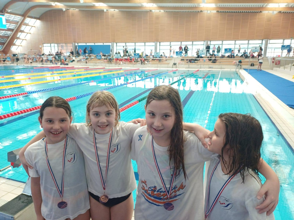 FOTO Plivačima Šibenika 8 medalja na regionalnom prvenstvu početnika, Roko Milošević dominirao u leptiru