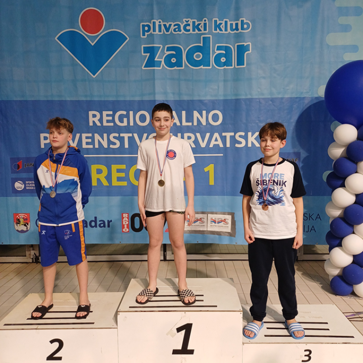 FOTO Plivači Mora u mjesec dana na tri natjecanja, Niko Koloper najuspješniji među početnicima u Dalmaciji