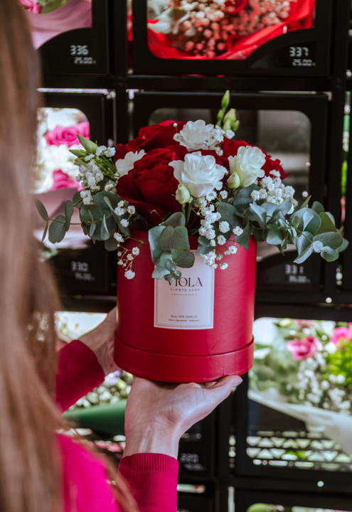 FOTO Šibenik dobio cvjetomat: Buketi iz cvjećarnice Viola dostupni 24 sata dnevno!