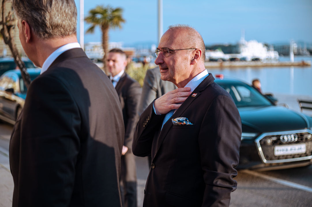 FOTO Potpisan ugovor za projekt 'Centar za borbu protiv klimatskih promjena' u Šibeniku