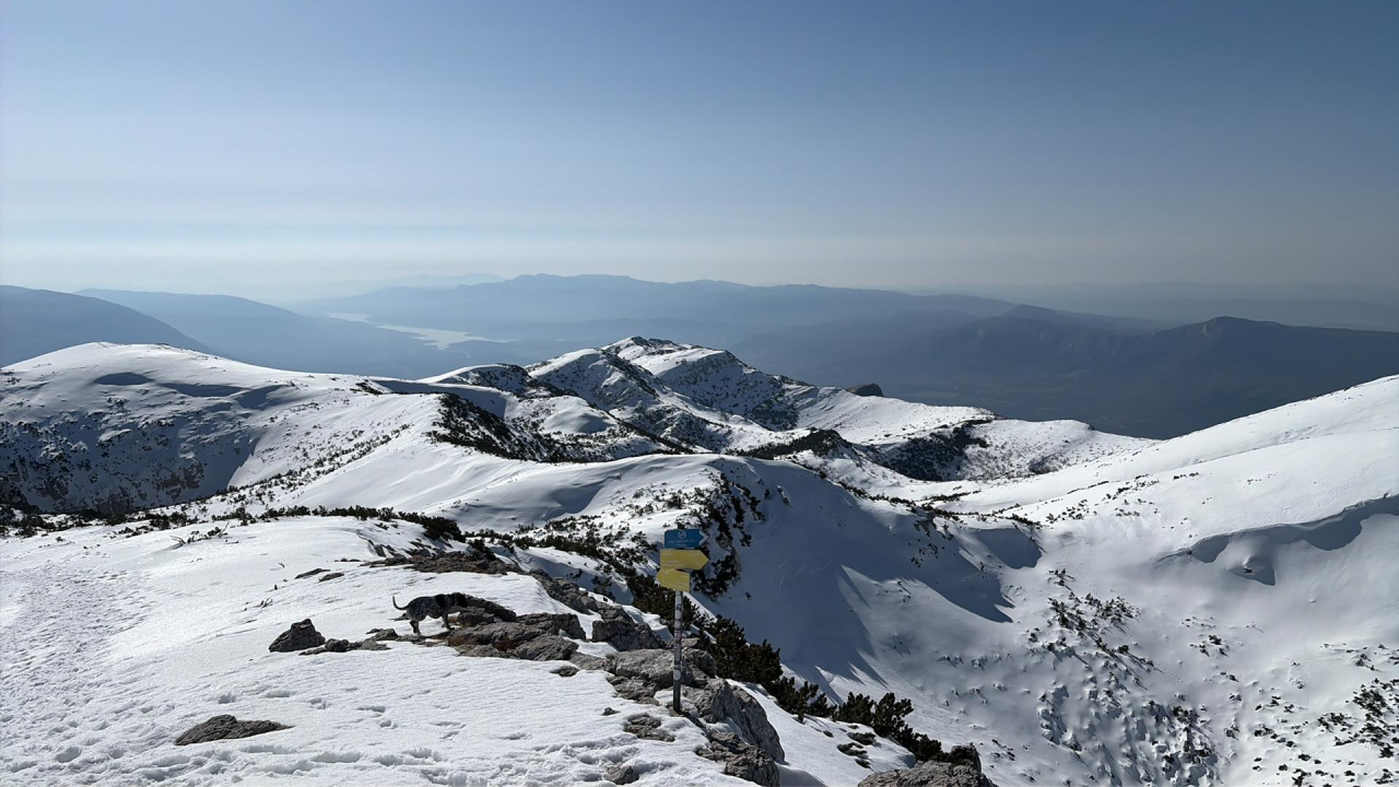 Pozdrav s najvišeg vrha Hrvatske na Dinari: 'Snijeg, sunce i pogled koji se pamti cijeli život'