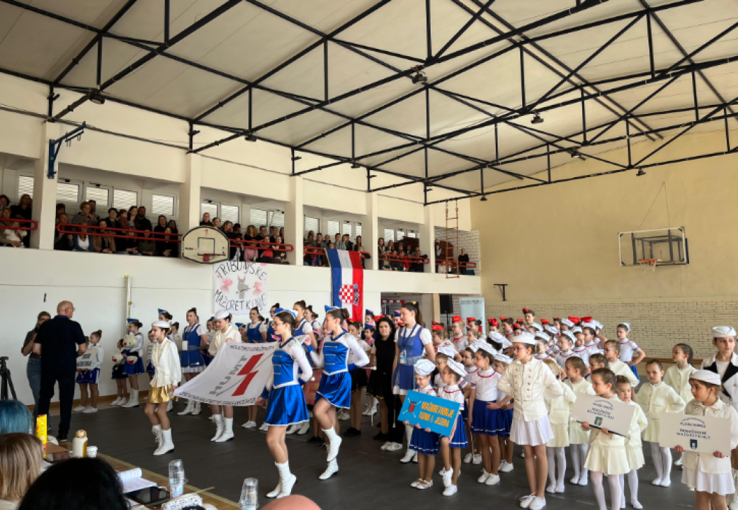 FOTO Primoštenske mažoretkinje zablistale na domaćem terenu i plasirale se na državno prvenstvo