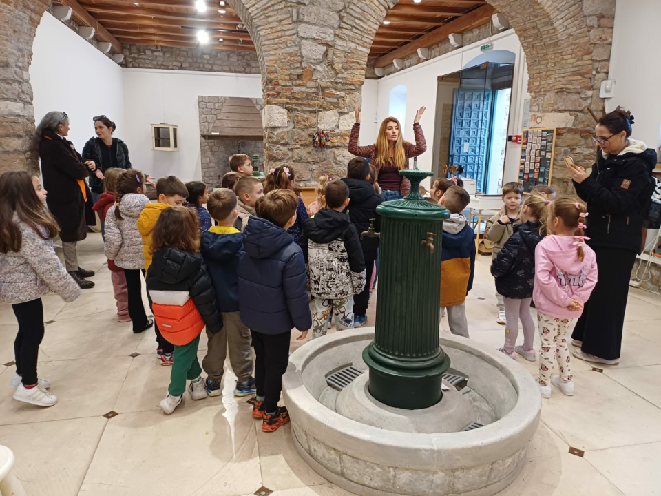 FOTO Mališani iz vrtića Pčelica u prigodnoj šetnji učili o poznatim Šibenčankama