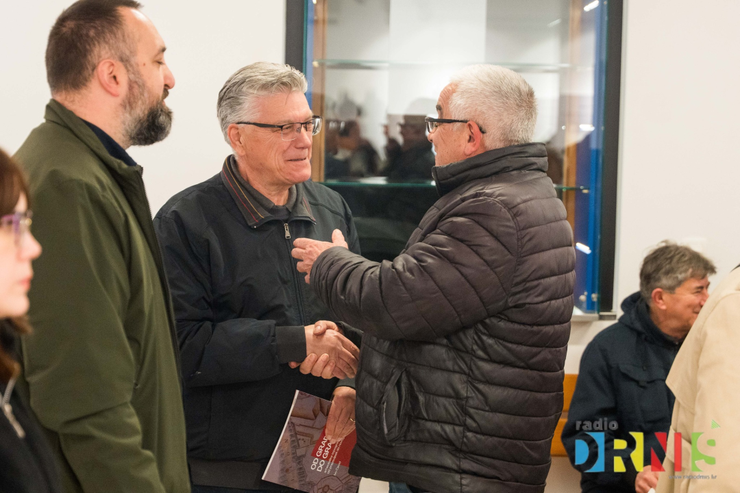 Arheološki nalazi iz drniškog kraja: Otvorena izložba Ive Ćevida 'Od Gradine do grada'