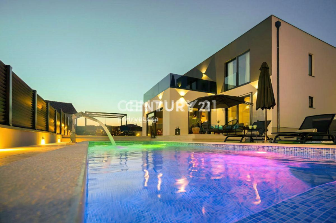 Izbori ekskluzivnih vila s Njuškala u okolici Šibenika