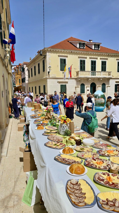 FOTO U ponedjeljak bacite đir do Skradina: Ne propustite bogati Uskrsni domjenak!