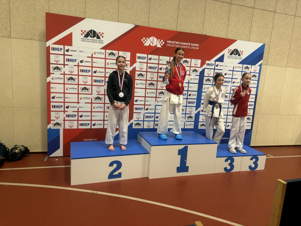 FOTO Novi uspjeh karataša Phoenixa: Nila Tomašik i Đani Juraga osvojili Kup Hrvatske, Ella Jerat srebrna