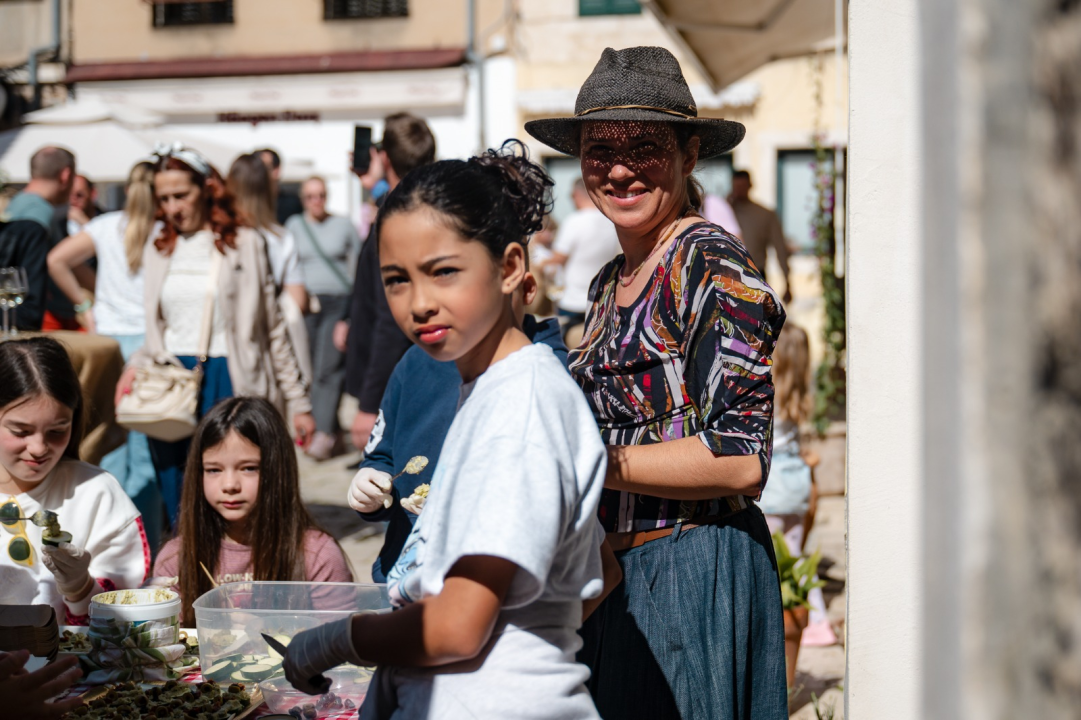 FOTO Mala loža se pretvorila u tradicionalnu marendašku kulisu: Uspješno otvorena treća sezona projekta 'Taste like... marenda'
