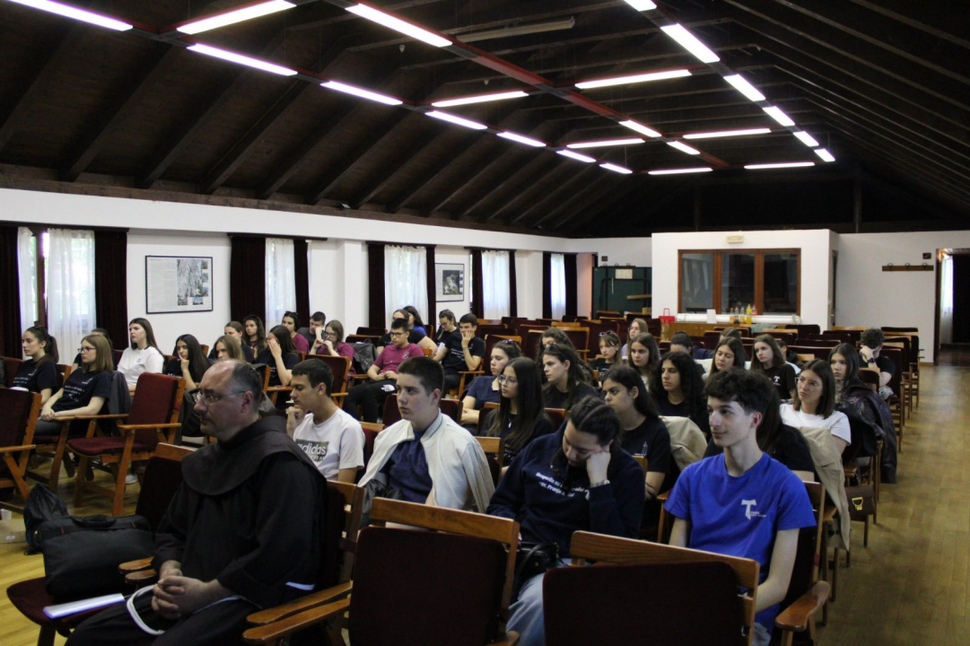 Članovi Franjevačke mladeži iz Šibenika i Zadra proveli duhovnu obnovu na Visovcu