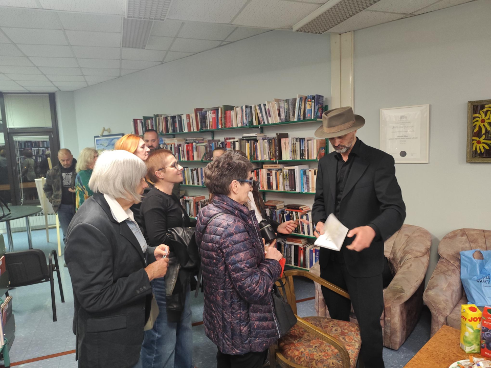 Damir Karakaš u Drnišu predstavio svoj novi roman