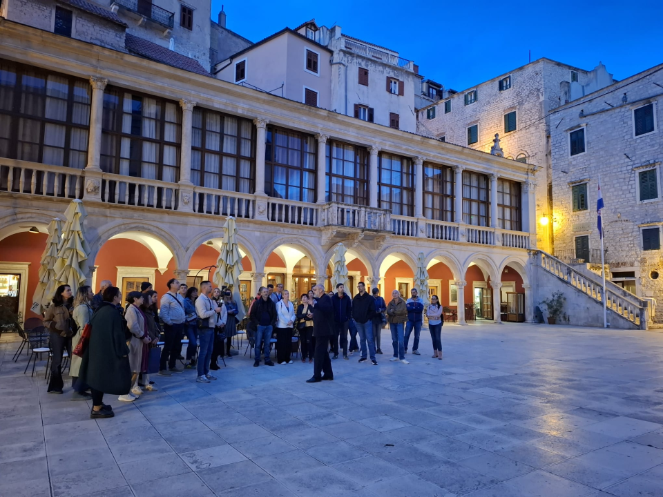 Kamen priča, a sinoć je 'progovorio' i kroz predavanje kustosa Jadrana Kale