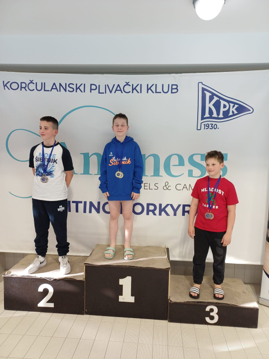 FOTO Plivačima Šibenika sedam medalja na mitingu KPK, jedna na mitingu Dubrave