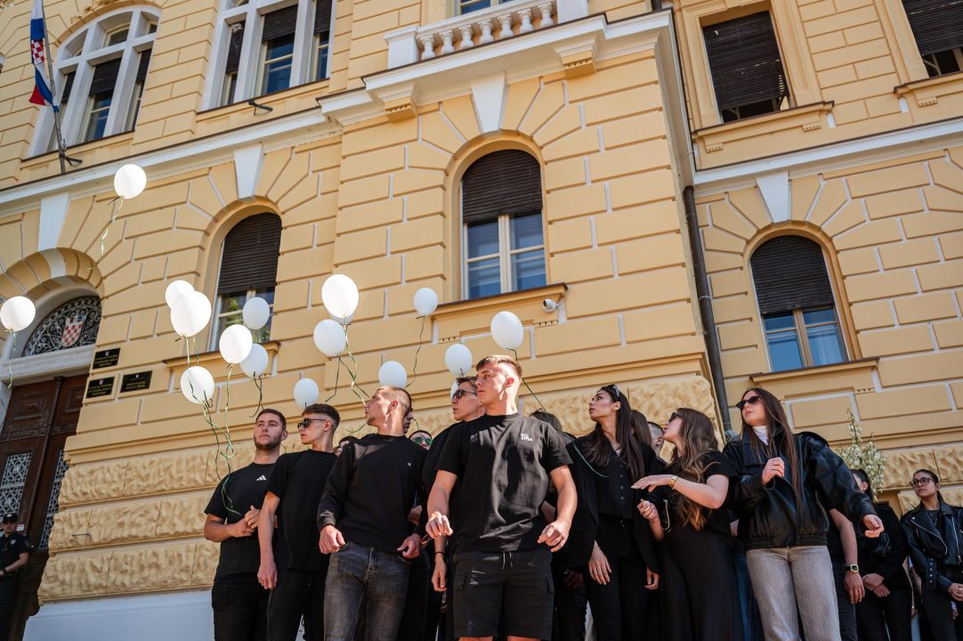 Maturanti na dan norijade odali počast Luki Milovcu: 'Zašto je trebalo doći do krvoprolića da se govori o promjenama?'
