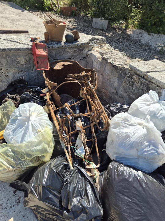 Zlarinjani zasukali rukave: U bunaru pronašli stare madrace, kolica i plastiku 
