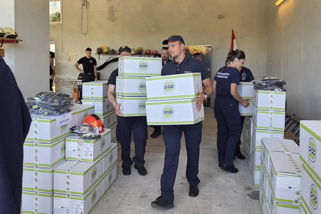 Veliko pojačanje za vatrogasce: Podijeljena oprema, uskoro stiže još šest vozila