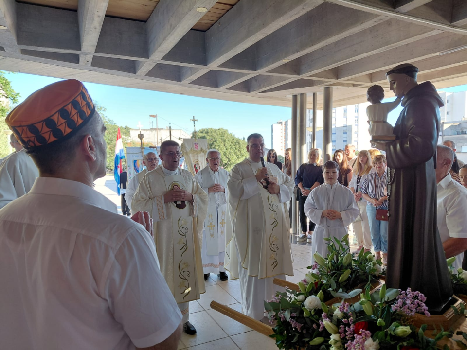 Proslava svetog Ante na Šubićevcu