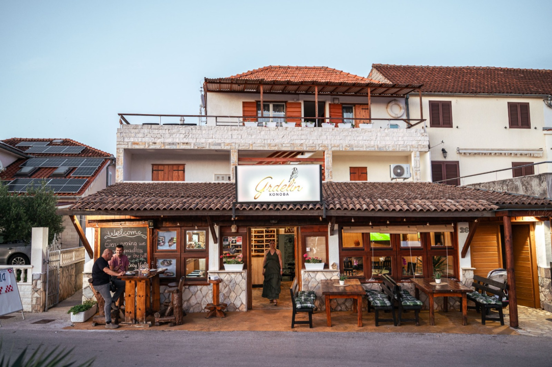 FOTO U Grdelinu se jede kako treba i ostaje duže nego planirano, a ove subote sigurno još duže uz Caju i Marjana!