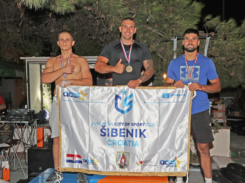 FOTO Premijerno šibensko sveobuhvatno natjecanje u sportovima snage i kalistenici osvojili Renato Živković i Karla Baličević