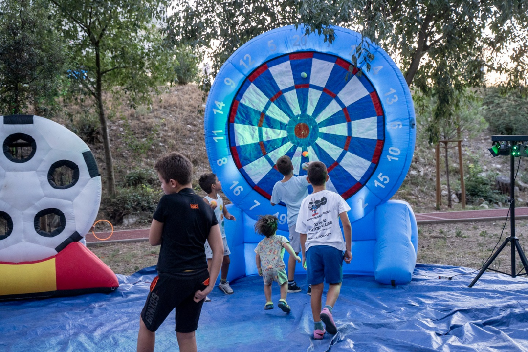 FOTO Grupna faza funcutskog turnira: Djeca s Rokića priča dana, borba s kišom, donacija DVD-u Šibenik