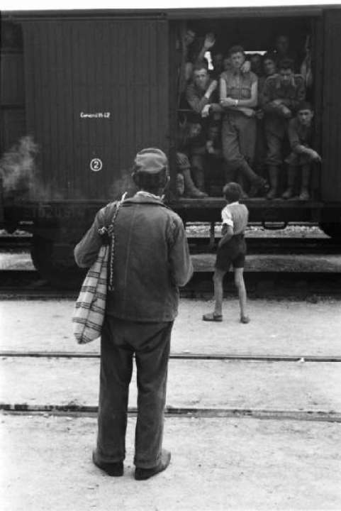 Otkriveno fotografsko blago: Pogledajte fascinante prizore života Šibenčana burne 1941. godine