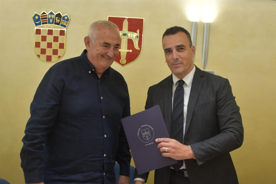 Župan Rakić potpisao ugovore s devet poljoprivrednih udruga