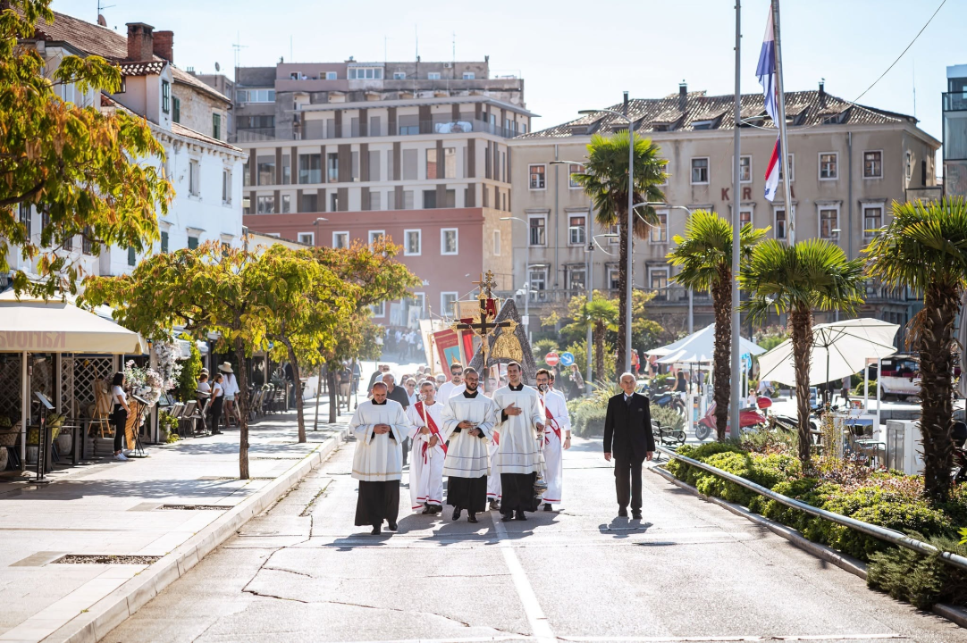 Šibenik proslavio svog zaštitnika: Održana svečana procesija i misa povodom blagdana sv. Mihovila