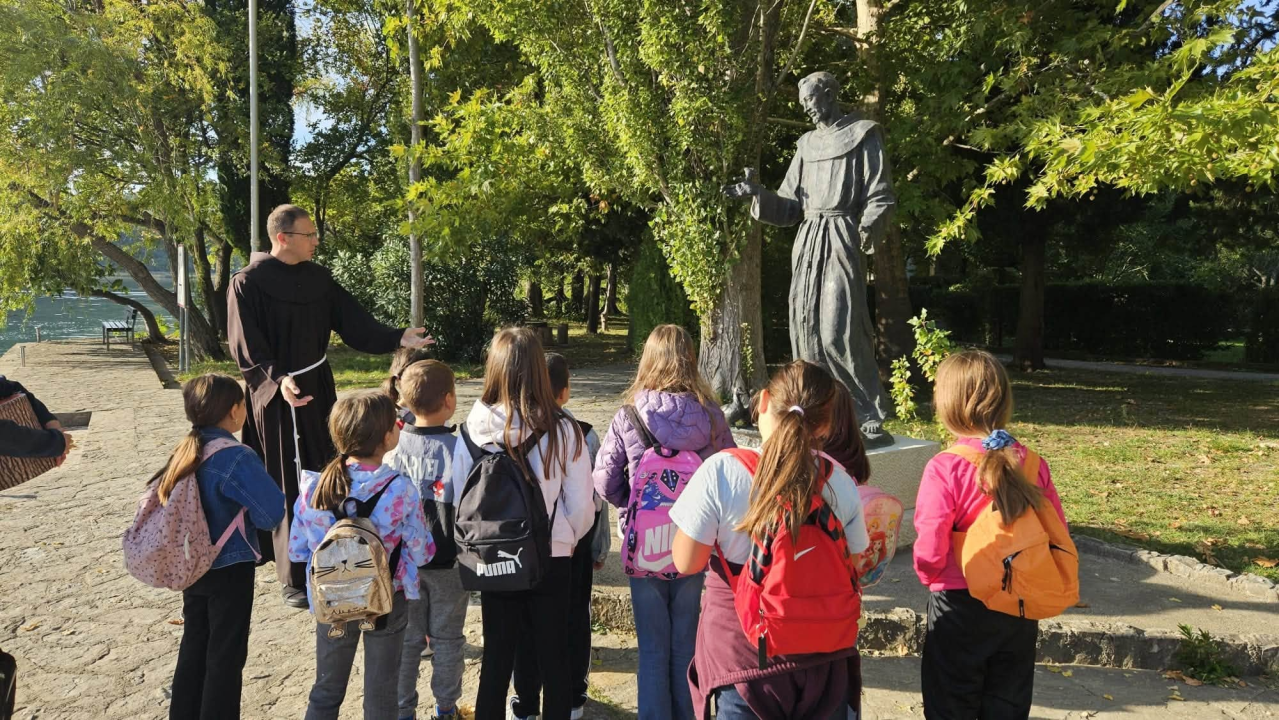 Školarci iz Dubravica obilježili Dan zašite životinja na Visovcu
