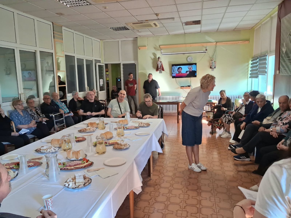 Pjesmom i druženjem u Cvjetnom domu obilježili Međunarodni dan starijih osoba