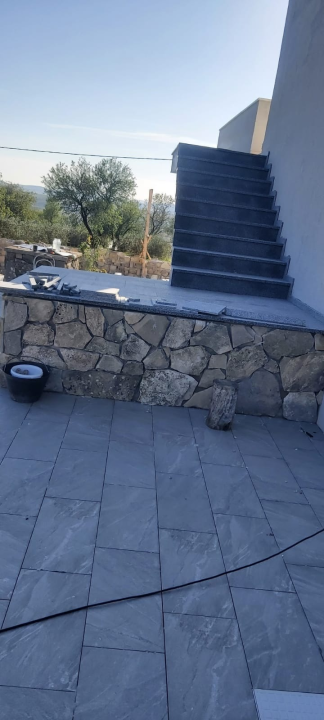 Bilo da se radi o manjoj adaptaciji ili većem građevinskom projektu, s Vitez Gradnjom nećete pogriješiti!
