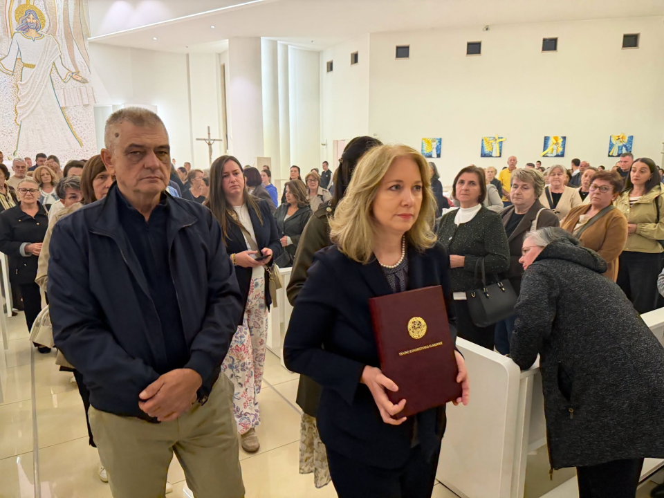 Trajno euharistijsko klanjanje 
