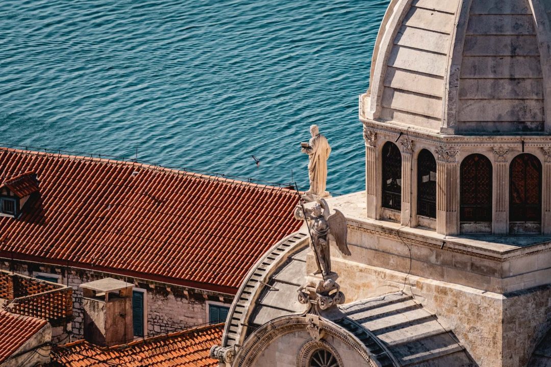 Šibenik je galerija na otvorenom: Znate li gdje se nalaze svi ovi kipovi, biste i spomenici?