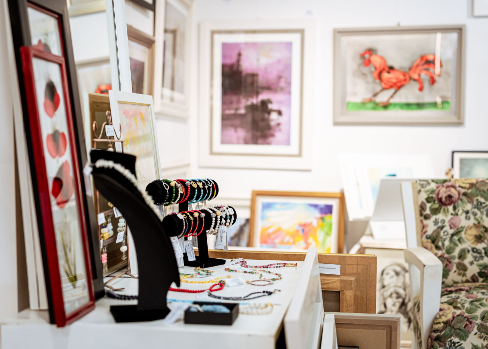 Šibenčani, ako volite modu i umjetnost, provjerite jesensku ponudu Galerije Juraj Dalmatinac!
