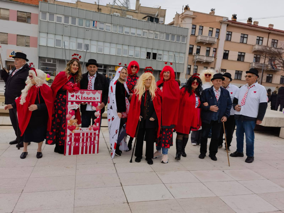 Korisnici Doma za starije iz Knina osvojili Priznanje za najoriginalniju masku 