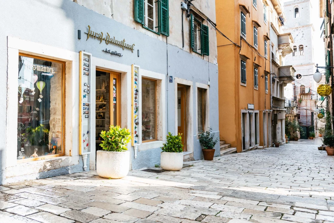 Crni petak u Galeriji Juraj Dalmatinac donosi popuste od 20 posto i posebnu akciju na Berbera i Stipicu!