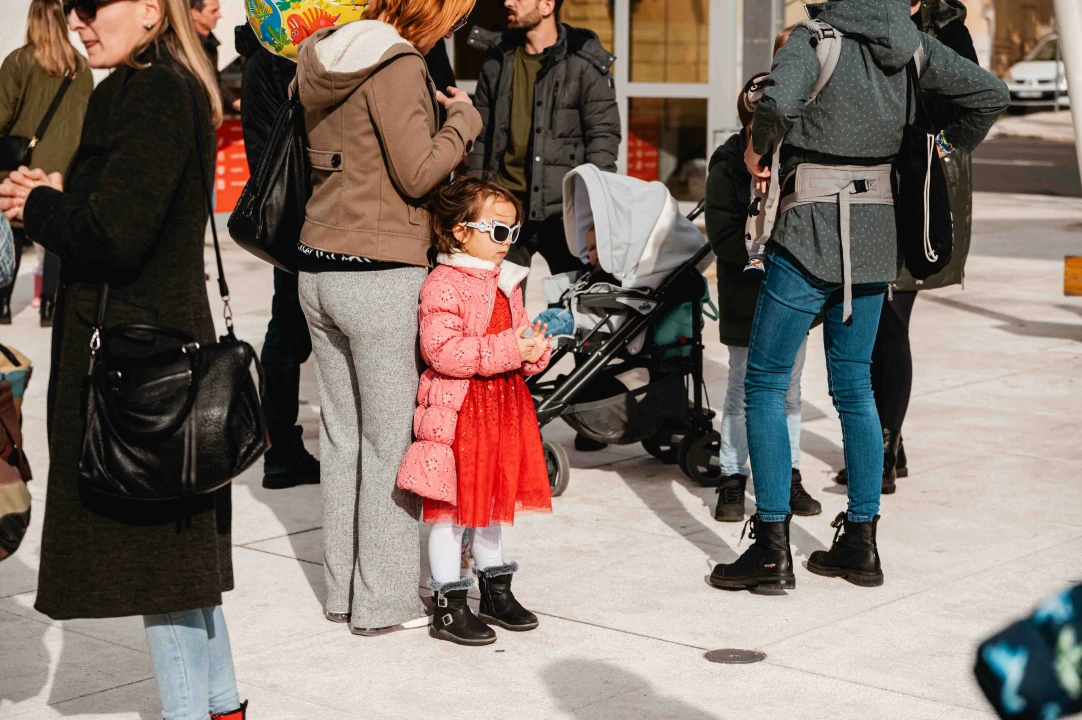 Može li gradska uprava/utvrda i dalje ignorirati šibenske roditelje? Djeca na ovim fotografijama ‘vrijede manje’