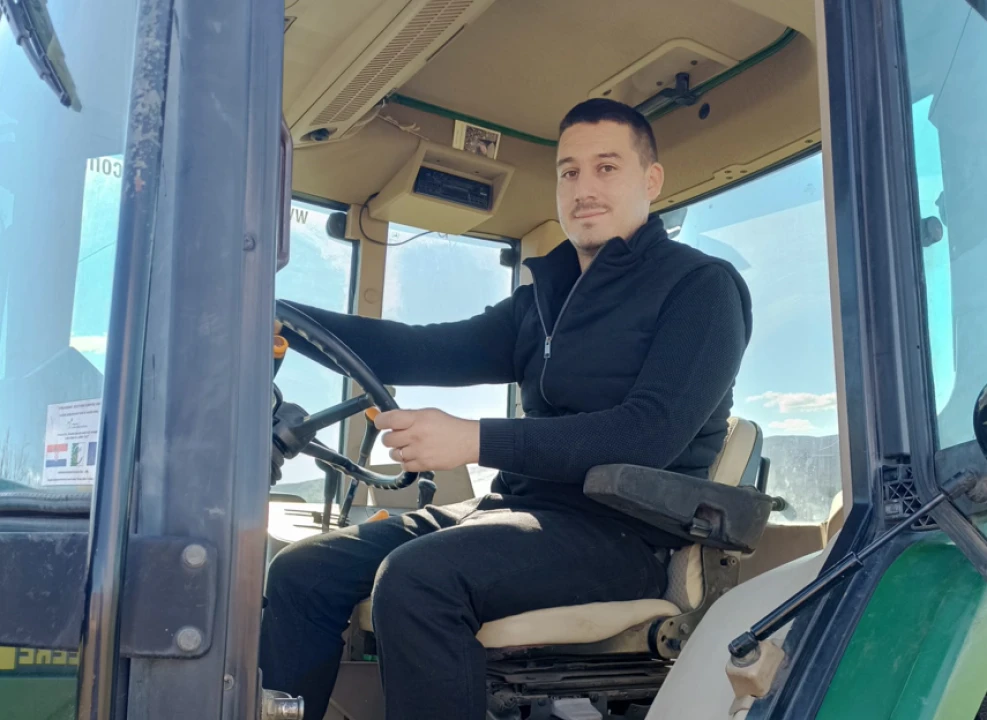 Martin i supruga odlučili su ostati na selu i baviti se poljoprivredom: 'Na OPG-u u Petrovom polju radi cijela obitelj'