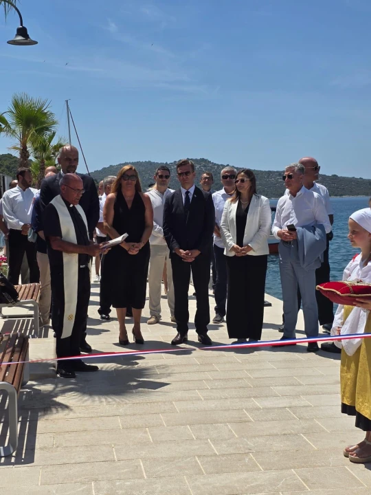 Uoči Dana općine u Rogoznici otvoren novouređeni dio rive 
