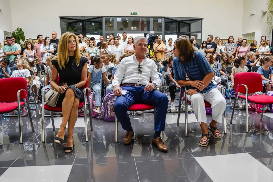 Gradonačelnik Burić pozdravio prvašiće u OŠ Meterize
