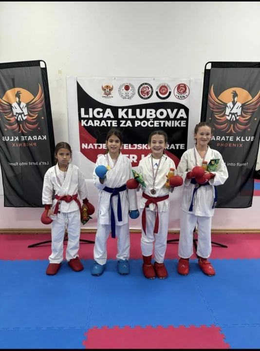 Policijski pas Tigar unio je veselje među mlade karataše u Murteru