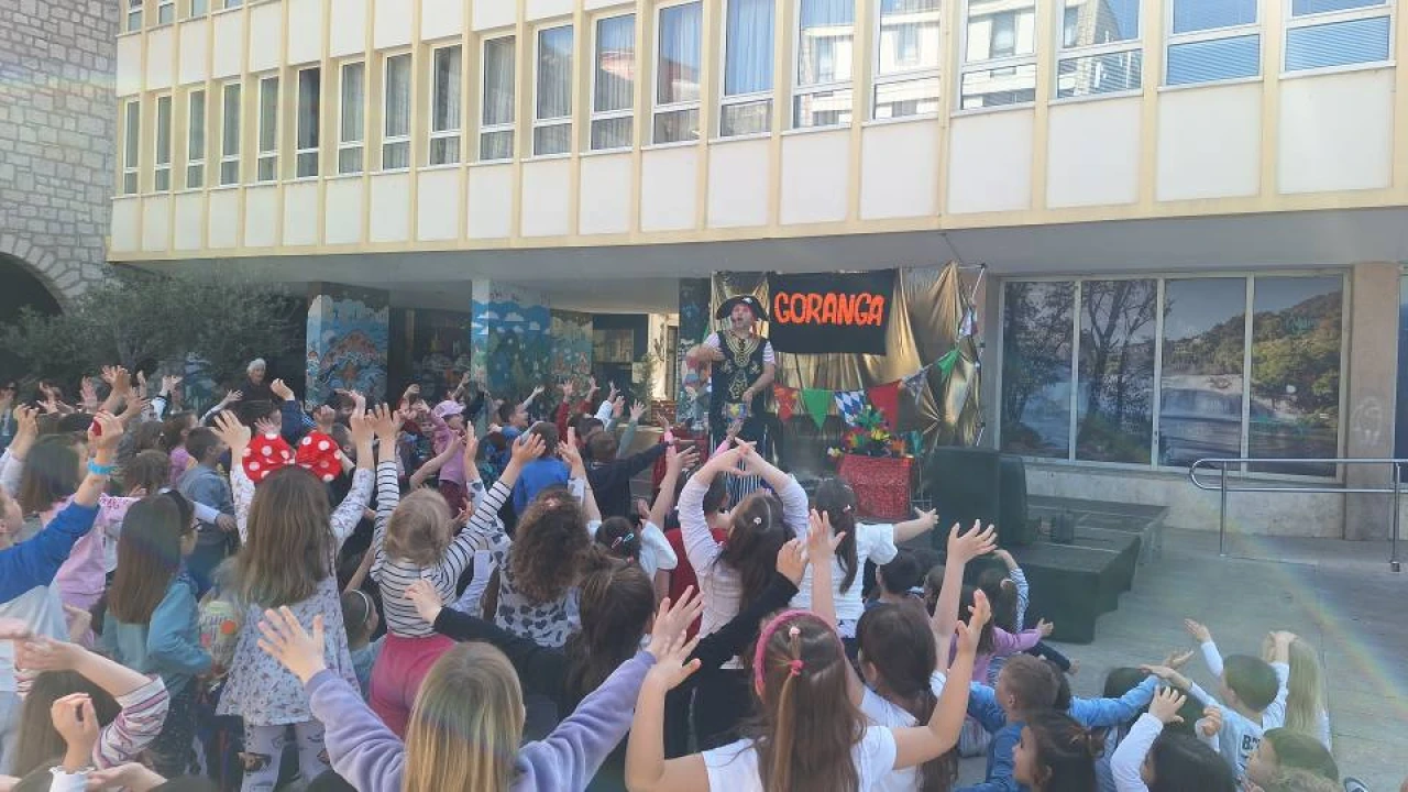 Predstava 'Eko Jeka i čarobna planeta' oduševila šibenske predškolce