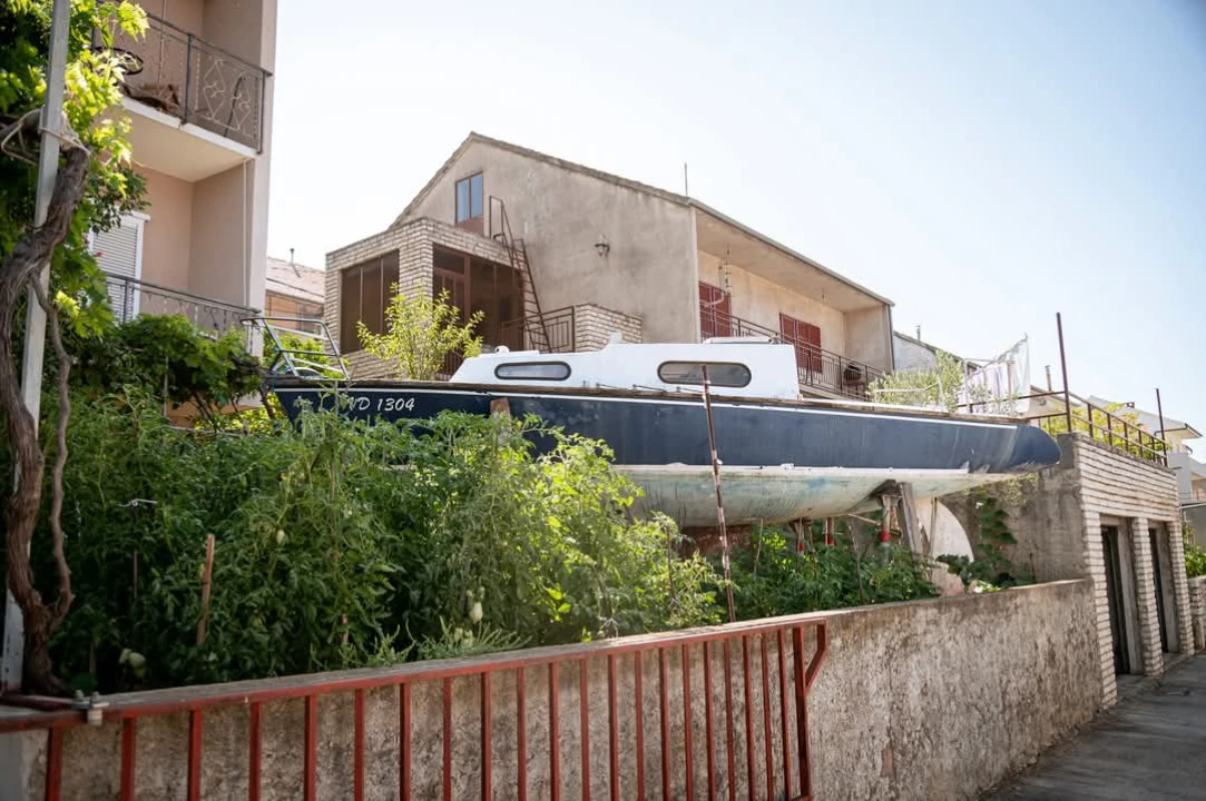 Nekretnine u Njivicama sve traženije, grad planira čvorove za lakši ulaz u Šibenik