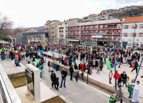 Fotografija 2 - Knin u karnevalskom duhu: Veselje, maske i zabava uskoro ponovno na ulicama grada