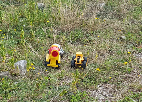 Fotografija 4 - Manje cvijeća, previše smeća, pogotovo građevinskog otpada: Sve to krasi put prema šetnici u kanalu!