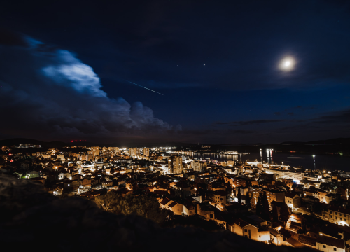 Sutra oči u nebo, kraj Zemlje prolazi najveći asteroid ove godine