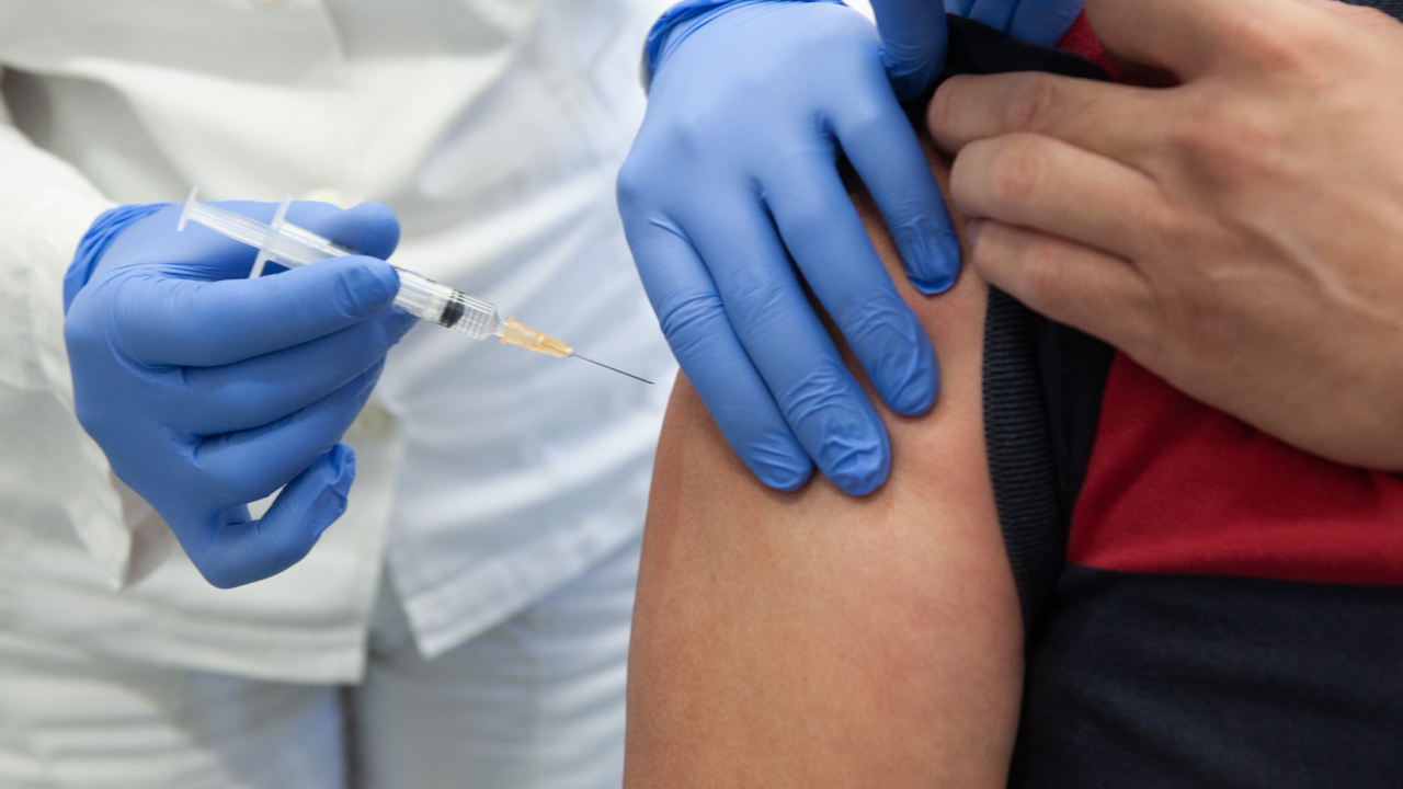 Poznati detalji prvog masovnog cijepljenja u Šibeniku: Na Baldekin pozvano 500 ljudi, 'višak cjepiva' vratit će se ambulantama