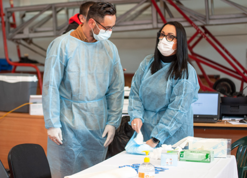 Fotografija 3 - Na Baldekin po svoju dozu ide 480 ljudi: Bivša medicinska sestra Ana Paić prva je cijepljena protiv covida