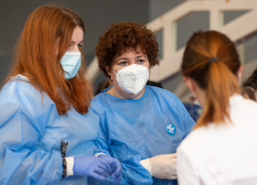 Fotografija 12 - Na Baldekin po svoju dozu ide 480 ljudi: Bivša medicinska sestra Ana Paić prva je cijepljena protiv covida