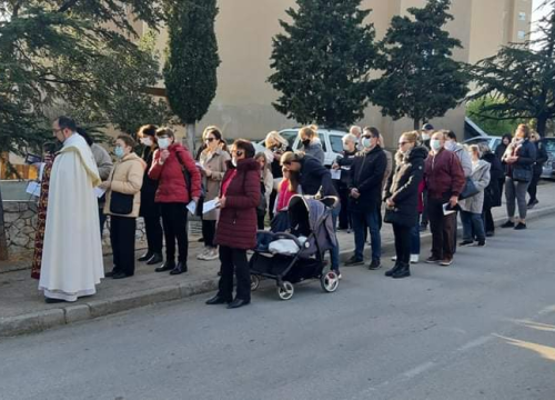 Fotografija 23 - Na Vidicima održan Križni put od crkve sv. Petra do crkve sv. Mare